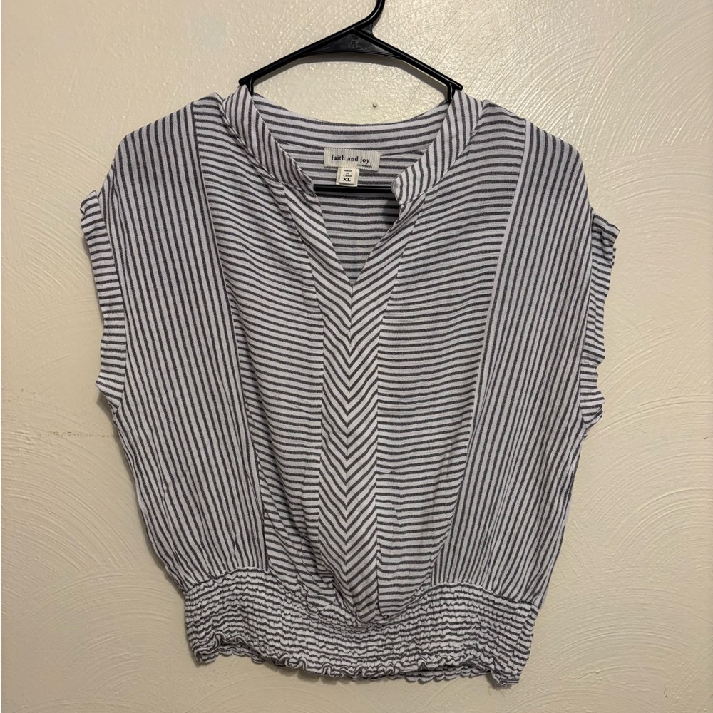 Faith and Joy Striped Smocked Hem Cap Sleeve Blouse XL - Picture 2 of 9